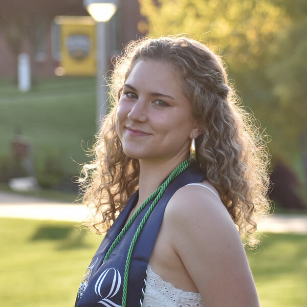 Headshot of Ana Caliri ’24.