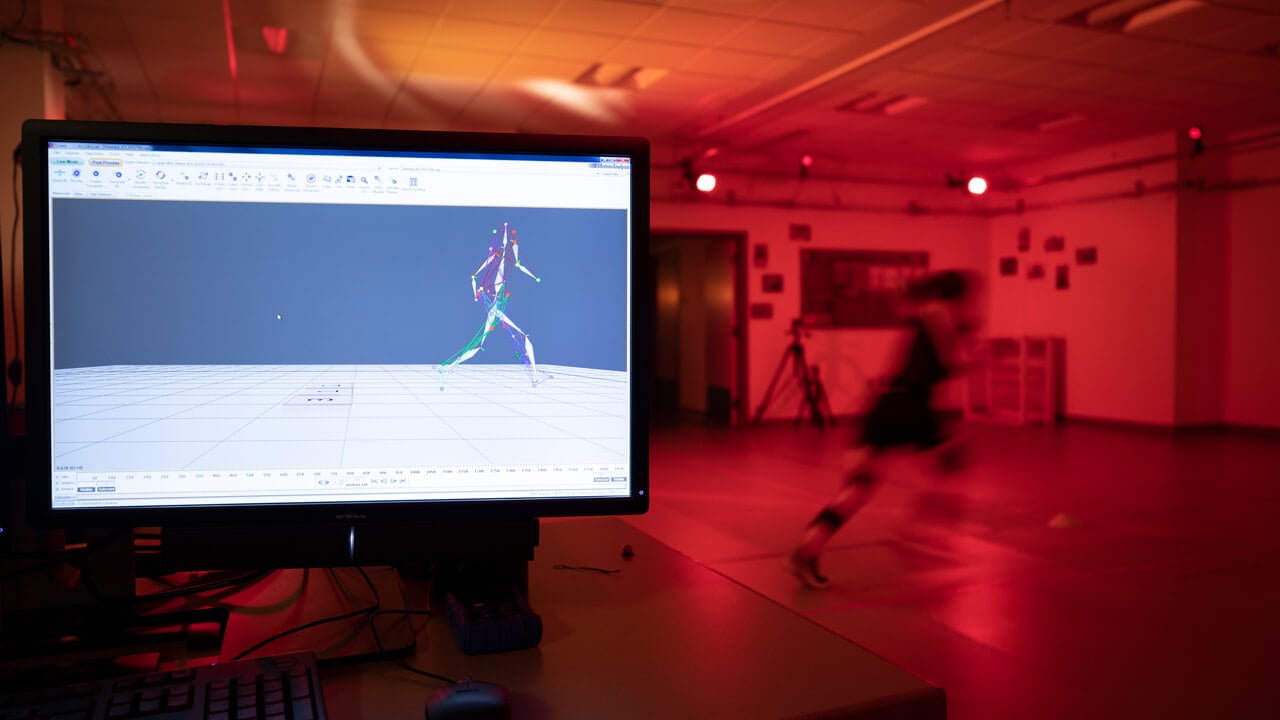 A computer screen in the motion analysis lab displays the body tracking capabilities of the technology.