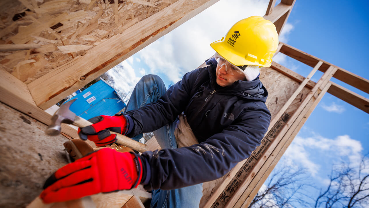 Student volunteers at local Habitat for Humanity site