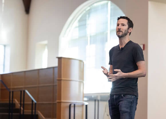 Jason Feifer address QU students