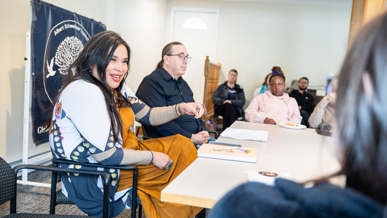 A group discussion at the Albert Schweitzer Institute.