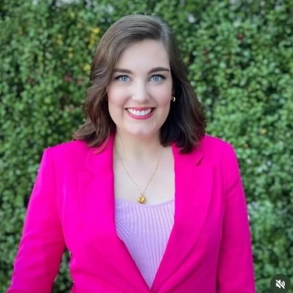 Headshot of Brooke Mommsen