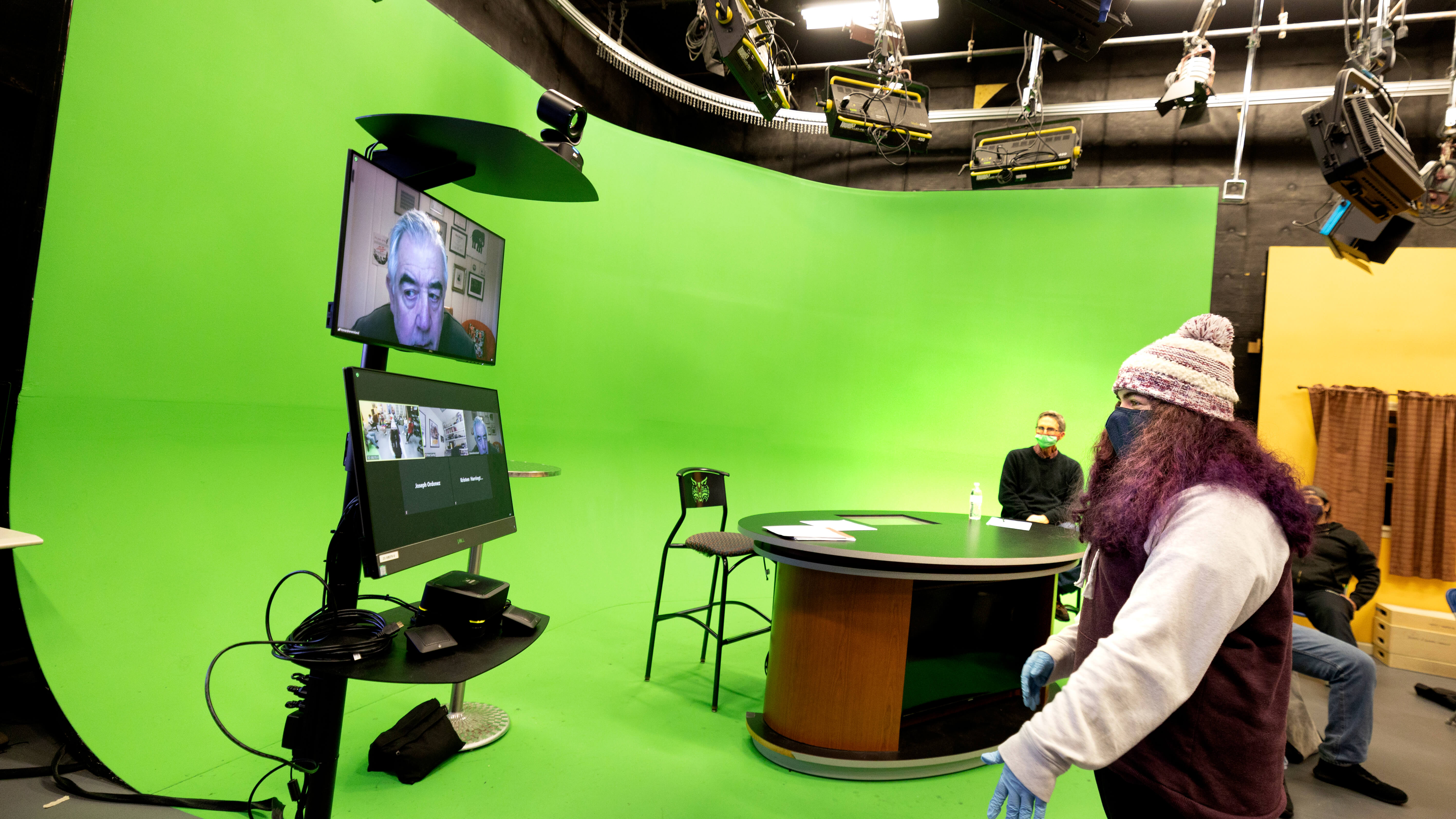 A student at Quinnipiac University, speaks to a guest speaker via zoom cart