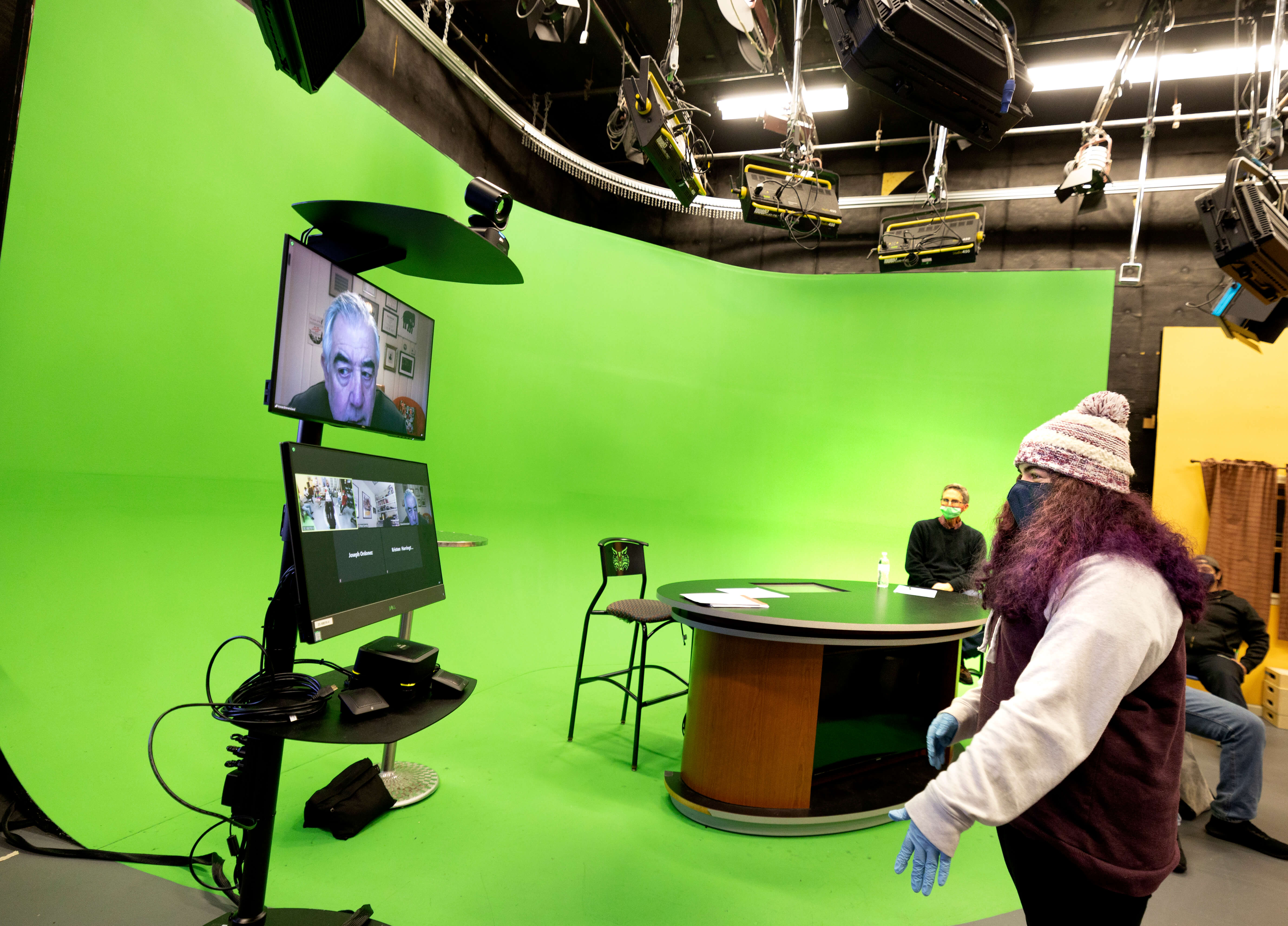 A student at Quinnipiac University, speaks to a guest speaker via zoom cart
