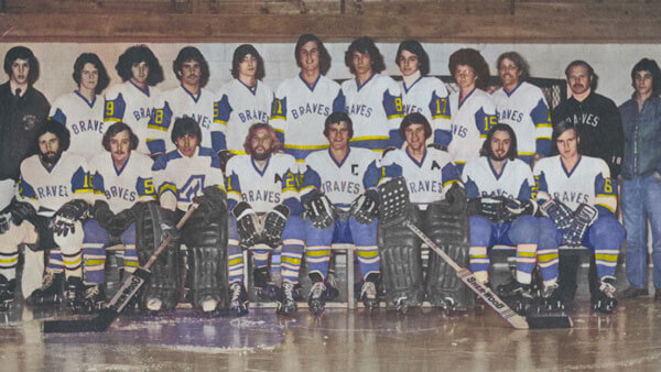 Yearbook photo of varsity men's ice hockey team from 1975