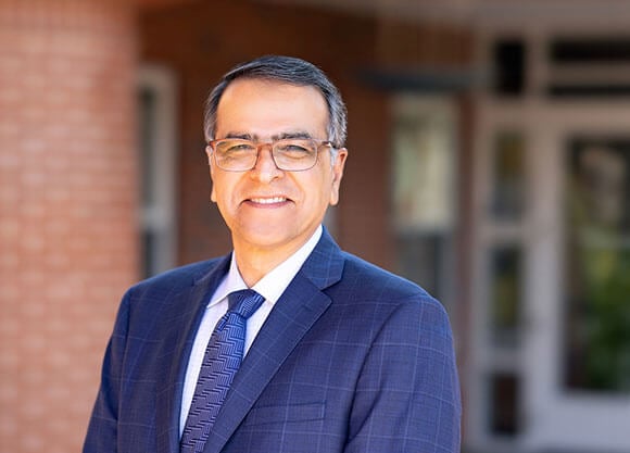 Headshot of Mostafa Analoui, teaching professor of entrepreneurship and strategy