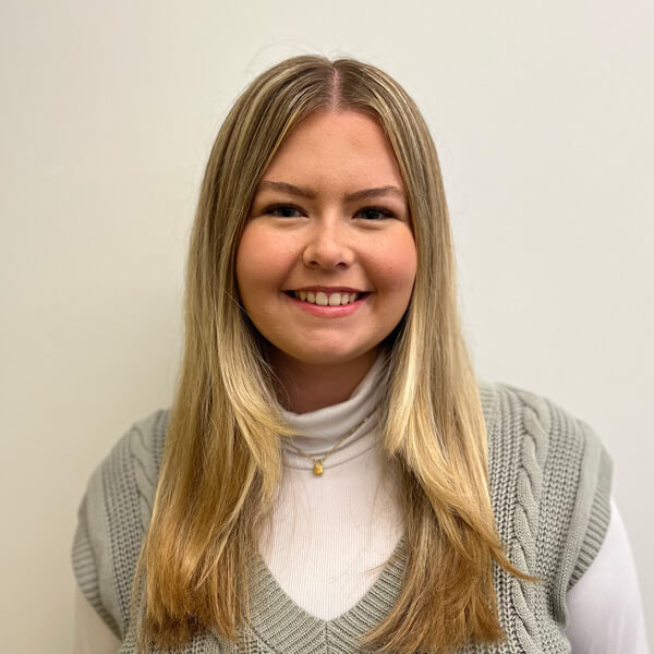 Headshot of Jennifer Zirkel