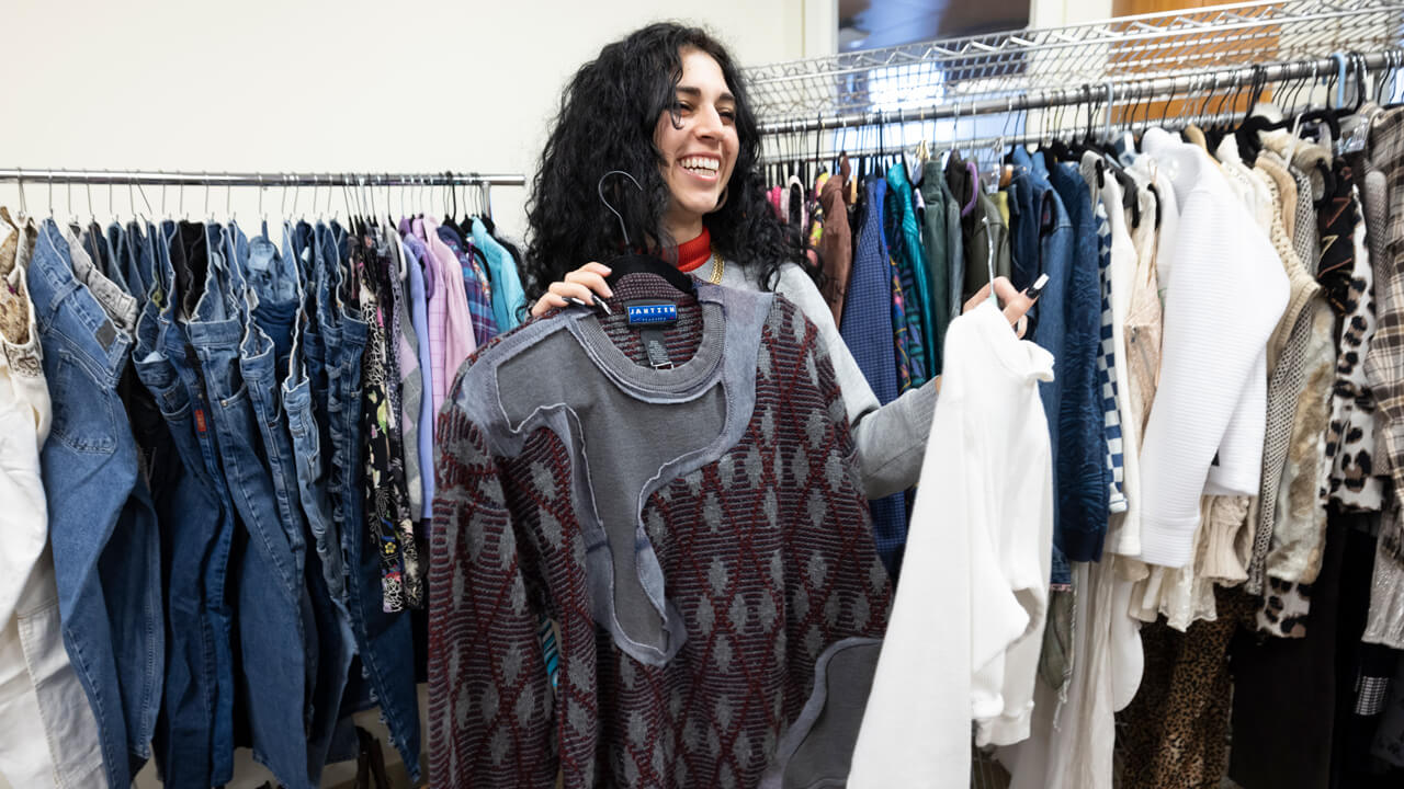 Picture of students at a pop-up shop event